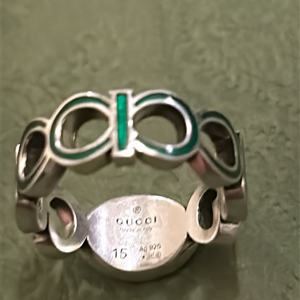 Gucci Unisex Sterling Silver Interlocking GG Logo Ring - Picture 5 of 6
